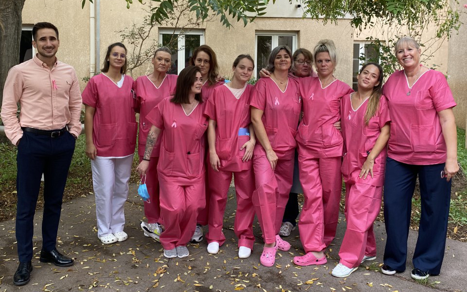 Mobilisation des équipes de l'EHPAD la Mésange à Poussan contre le cancer du sein, Octobre Rose